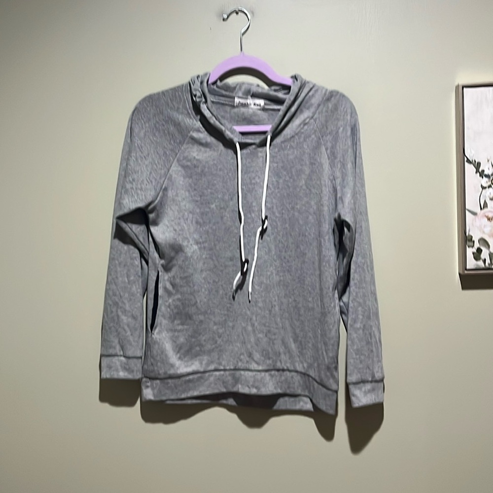 🍉3 for$10 Eunice Lai gray hooded shirt